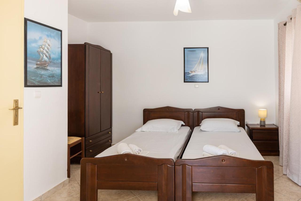 Fársa Alicia Studios المظهر الخارجي الصورة
