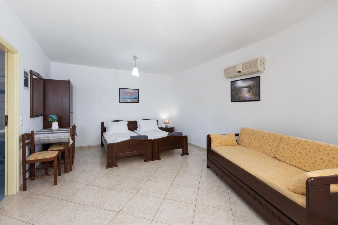 Fársa Alicia Studios المظهر الخارجي الصورة
